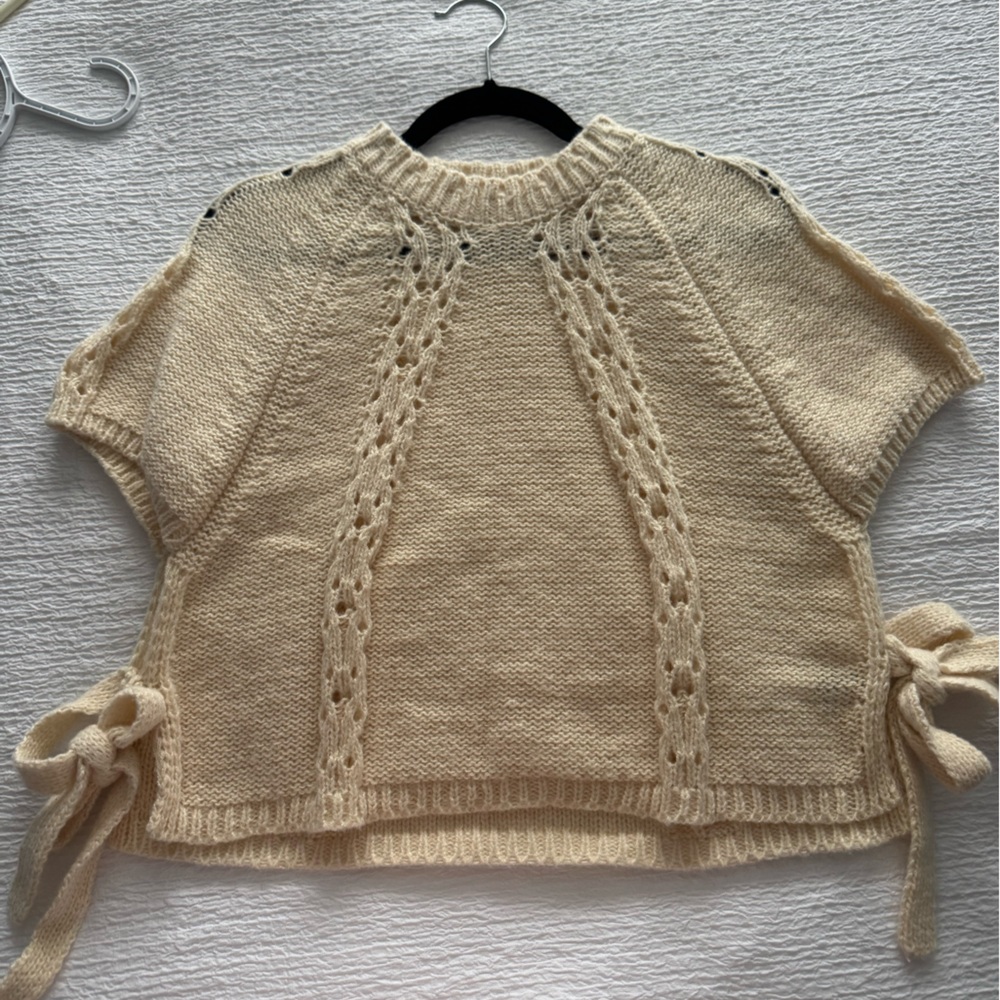 SHEIN Cream Short-Sleeve Knit Sweater with Lace Panels and Hem Ties